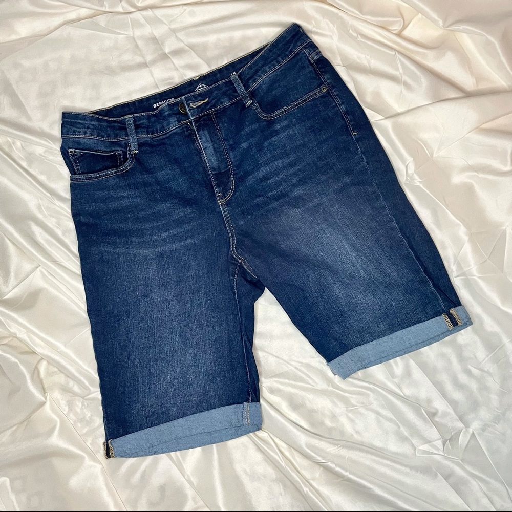 St. John’s Bay Jean Bermuda Shorts Size 14
